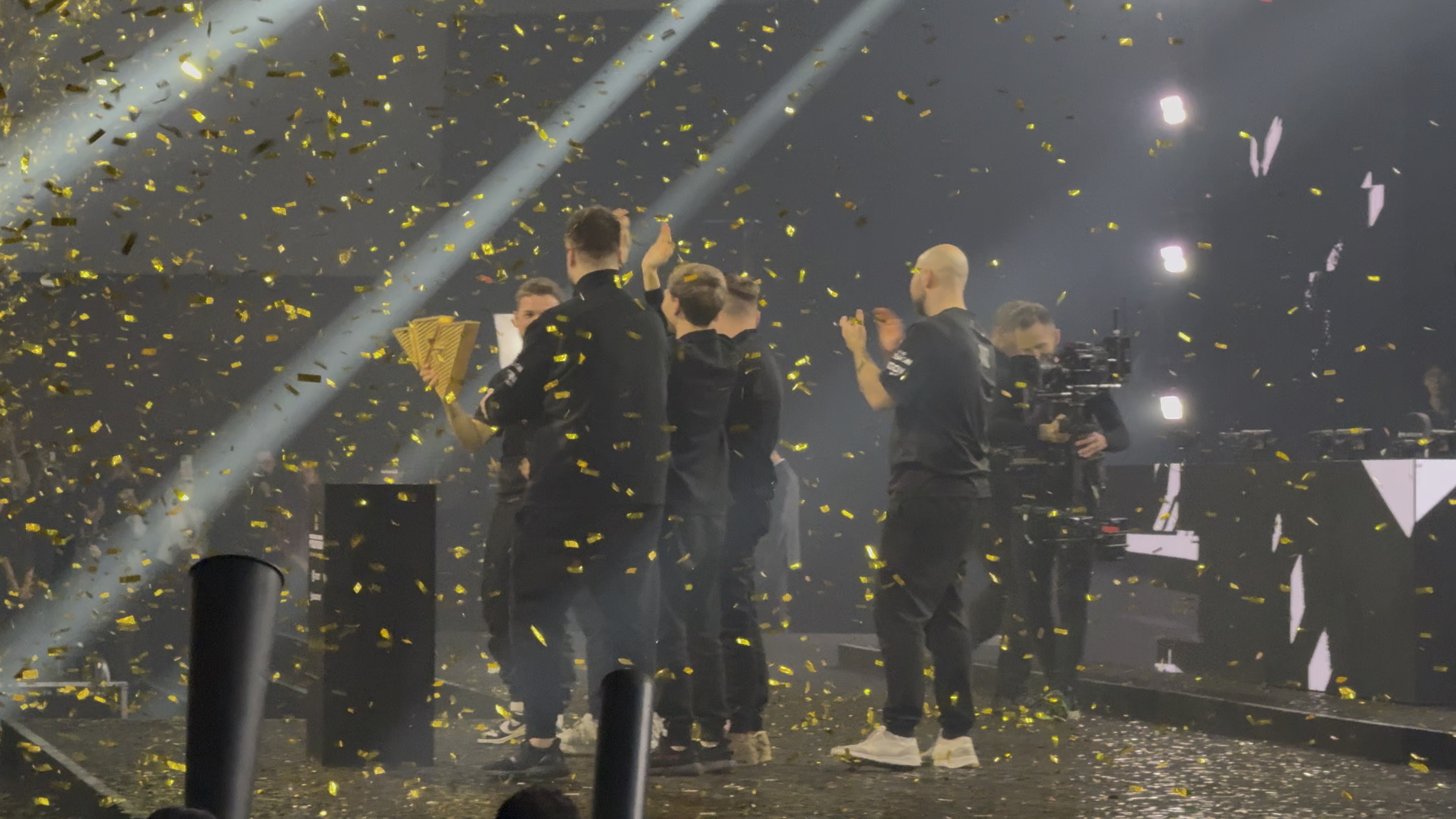 G2前途光明！，德罗巴新星比赛局势复杂表现突出赢得满堂喝彩(赛罗最恨的四个人)