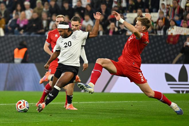 德布劳内在瑞士队比赛中出色防守,逆转引发热议!的简单介绍 德布劳内在瑞士队比赛中出色防守,逆转引发热议!的简单介绍