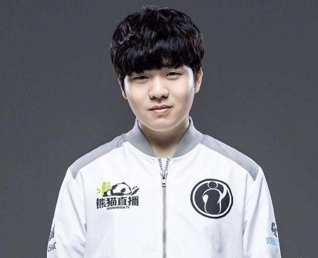 包含Karsa遭遇十二连败，MAD教练面临压力！的词条