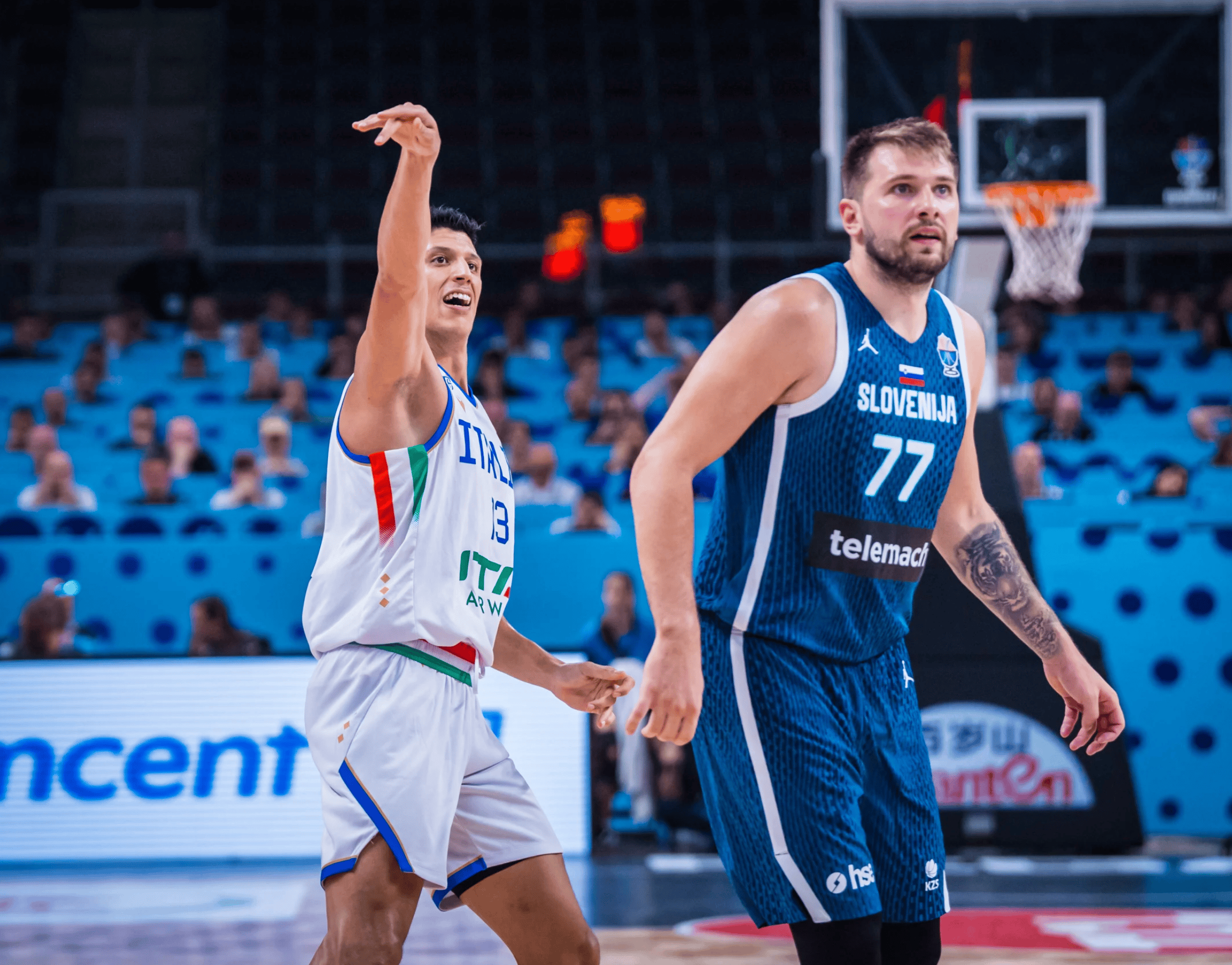 包含东契奇在切尔西比赛中赛况扑朔迷离，关键助攻引发热议！的词条